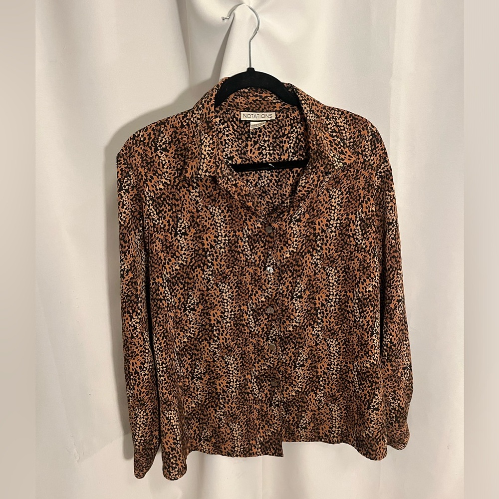 ANIMAL PRINT BUTTON DOWN